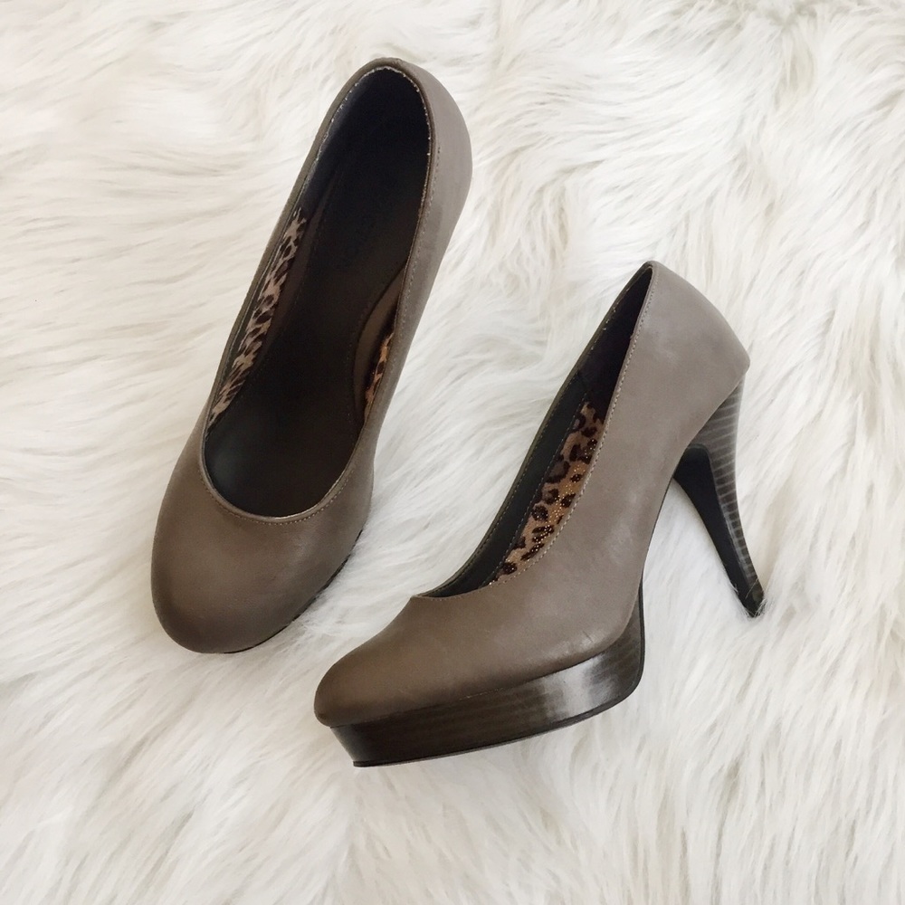 Kenneth Cole Reaction - Hidden File Pumps